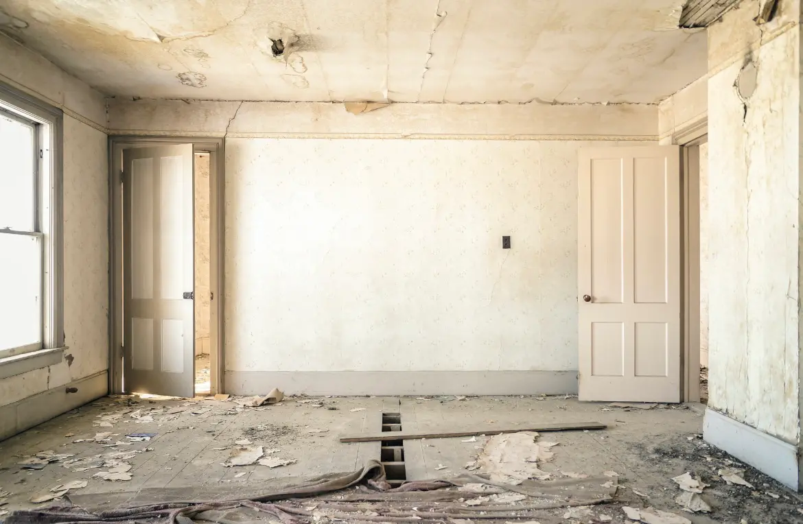 Waste disposal crew managing a cleanout project in Pleasure Point